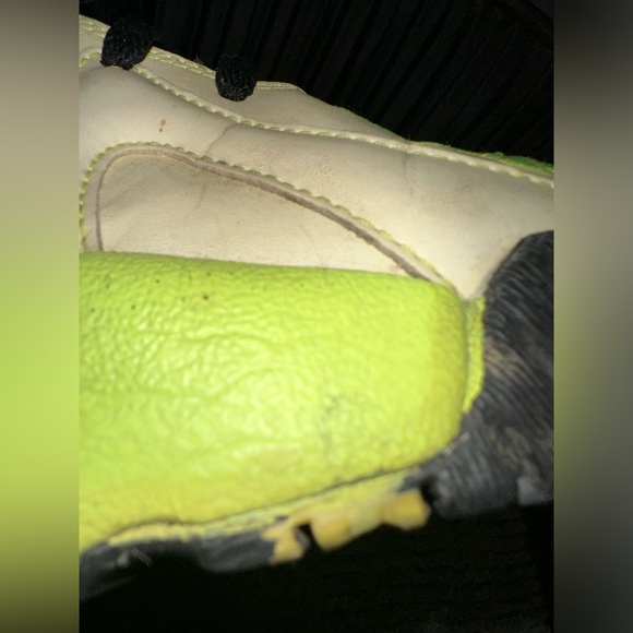 Older Reebok Sneakers - Picture 11 of 11